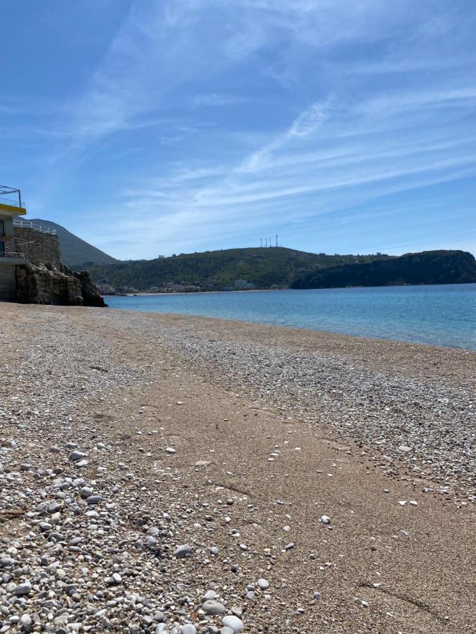 Las Nubes Rooms Himare Eksteriør bilde